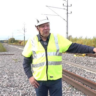 Efter 1,5 års försening – nu ska tågväxeln utanför Strängnäs tas i drift