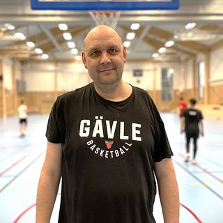 Tränarprofilen ”Biggan” drabbad av obotlig cancer: ”I baskethallen släpper alla dåliga tankar”