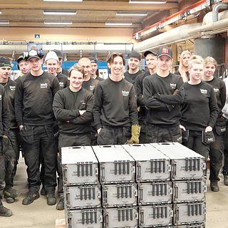 Hör eleverna i Piteå som ger värmande hjälp till Ukraina