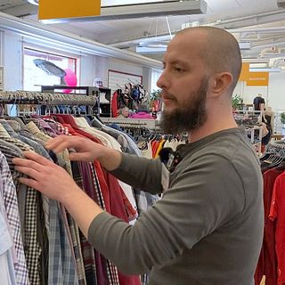 Michael, 39, har tagit flyttlasset från Danmark till Sollefteå