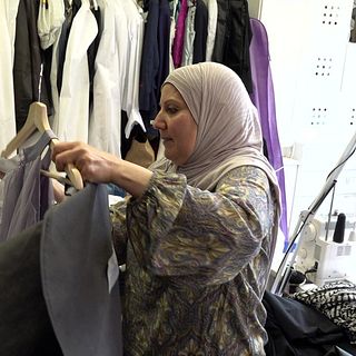 Full fart i syateljén när nätbeställda kläder ska justeras