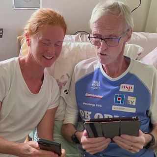 Se hur cancersjuke Karl-Axel Engström springer sin sista orientering från dödsbädden