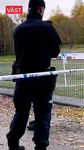 Ung man hittad död nära fotbollsplan  i Borås