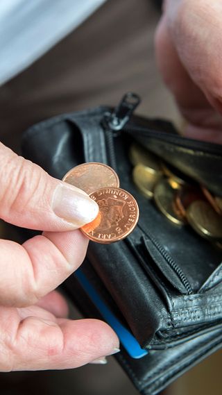 Varför sänker Riksbanken räntan?