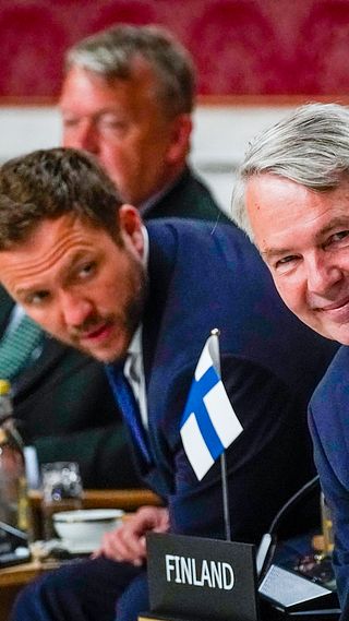 Varför fick Finland gå med utan ett toppmöte?