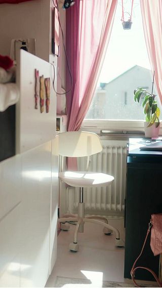 Lovisa blir tagen från sin mamma