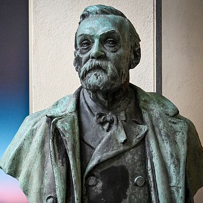 Staty av Alfred Nobel