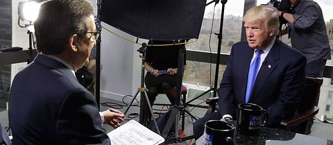 Donald Trump intervjuas av Fox News.