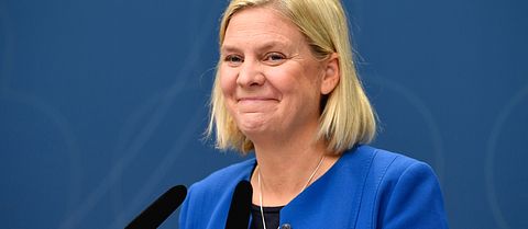 Finansminister Magdalena Andersson (S) presenterar åtgärder för att bekämpa brott mot bidrags- och skattesystemen under en pressträff i Rosenbad i Stockholm.