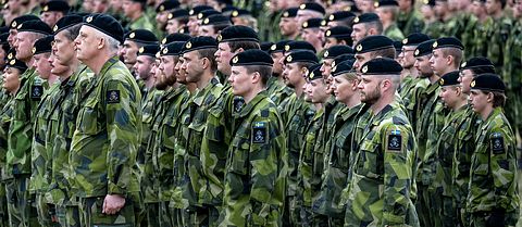 En kort startsträcka, det svenska totalförsvaret och vår försvarsindustri – hör vad experterna tror att vi skulle bidra med.