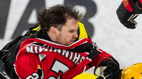 Två spelare avstängda efter derbyt Skellefteå-Luleå | SVT Nyheter
