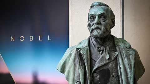 Staty av Alfred Nobel