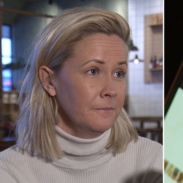 Lisa visar på sin telefon de skador hon fick i samband med tsunamin