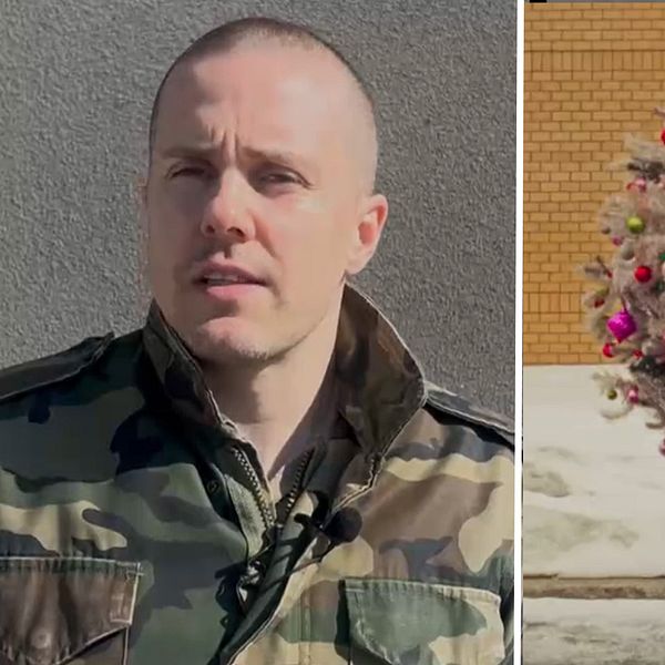 Delad bild: Till vänster syns överkroppen på en person iförd en kamouflagejacka. Till höger står en individ med benen synliga bakom en stor julgran dekorerad med färgglada julkulor, placerad framför en orange tegelvägg.
