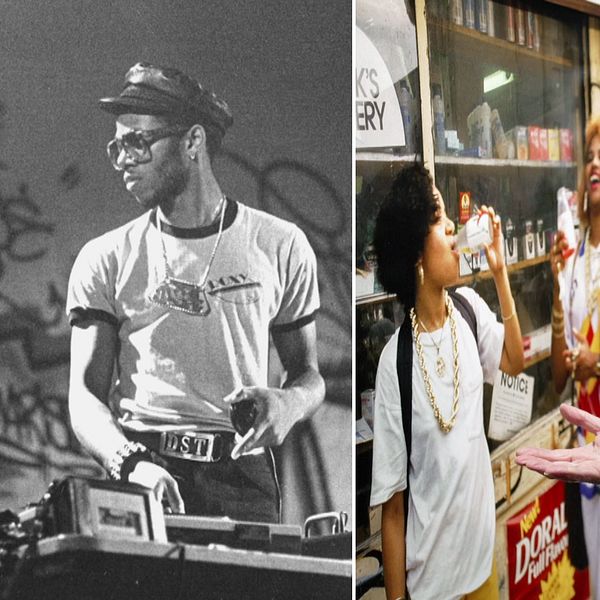Till vänster: Dj:n Grandmixer DXT står bakom skivspelarna. Till höger sitter fotografen Janette Beckman och pekar på ett fotografi av Salt N Pepa.