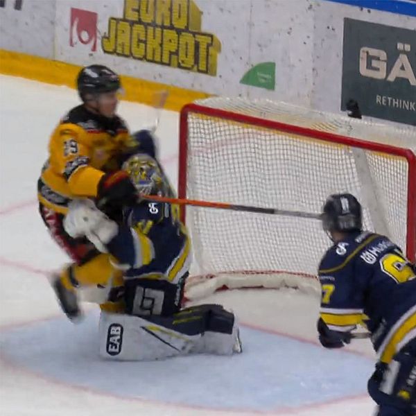 Erik Gustafsson fick två matchstraff.