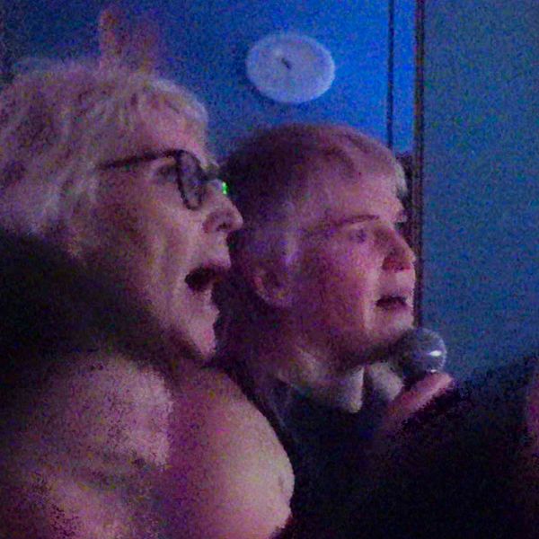 Deltagare i Luleå gymmar och sjunger karaoke samtidigt, något  Barbro Vikström och Eva Forsberg gärna gör igen.