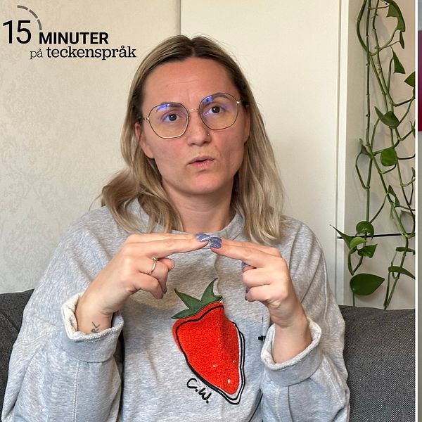 Jena Kukle sitter i en soffa och tecknar ”kontakt”. Till höger syns inloggningssidan på 1177.se