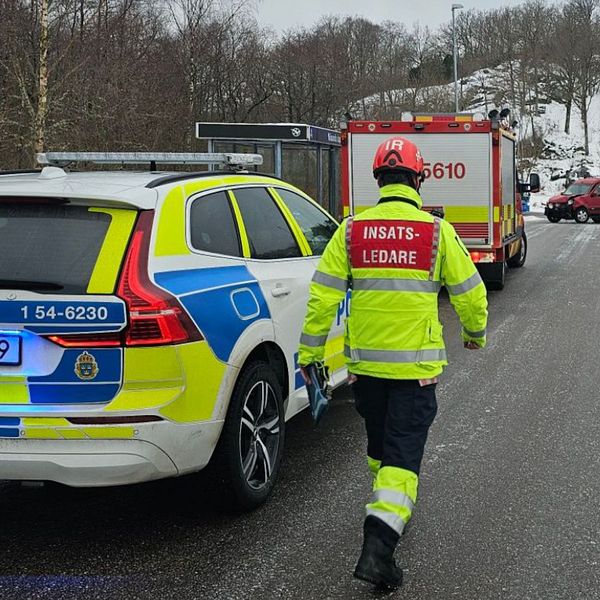 En frontalkrock på Orust och Stefan Karlsson, regional insatsledare för räddningstjänsten Storgöteborg.