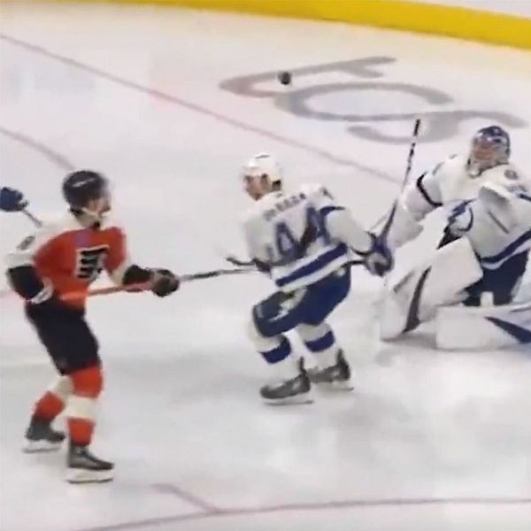 Philadelphias Cam York med volleymål.