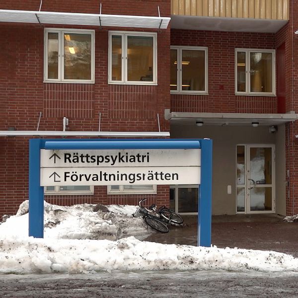 Entrén till rättspsyk i Kristinehamn.
