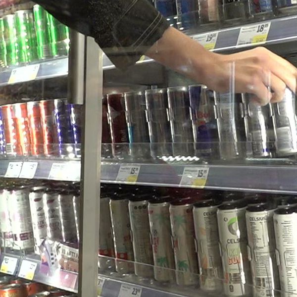 Olika typer av energidrycker och skolans skolsköterska