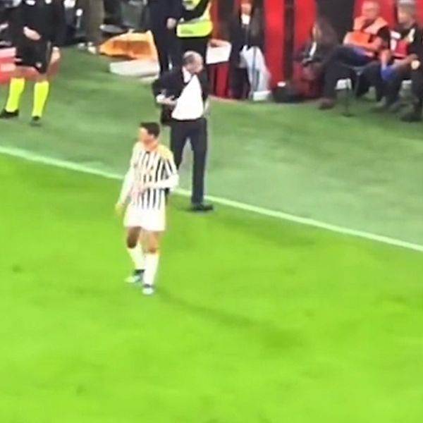 Juventus tränare Massimiliano Allegri blir rasande i Serie A-toppmötet mot Milan