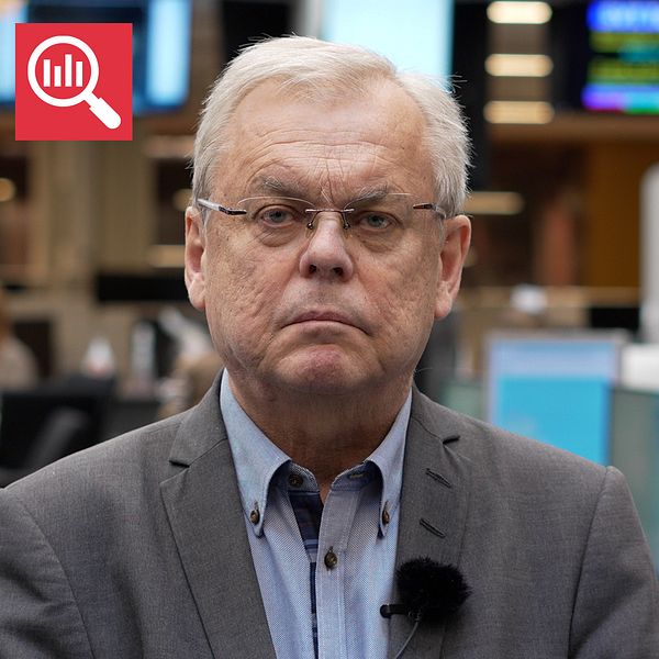 En person i kontorsmiljö och en datorskärm med texten ”FAILSAFE” och explosion.