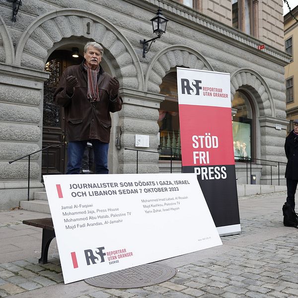 Rolf Porseryd på manifestation för dödade journalister i Gaza