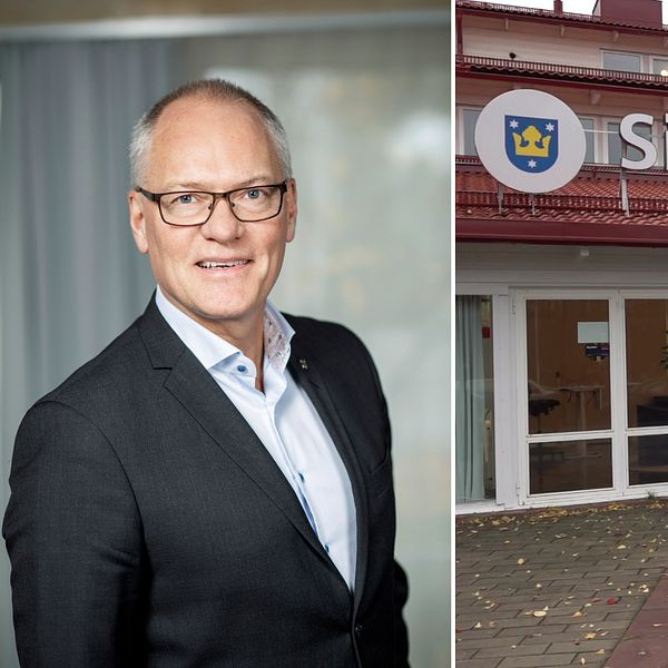 Olov Holst till vänster i bild, Sigtuna kommunhus exteriör till höger