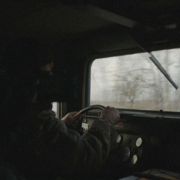 Strider i Ukraina och Jörgen Elfving, före detta överstelöjtnant