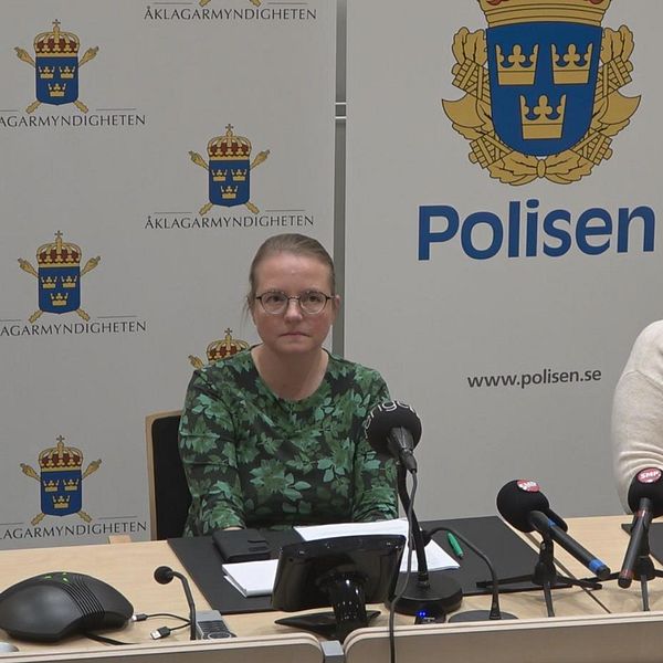 Åklagare Emma Berge på en presskonferens på polishuset i Växjö.
