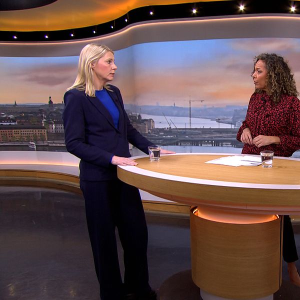 Åsa Westlund (S) och Lotta Edholm (L) i studion