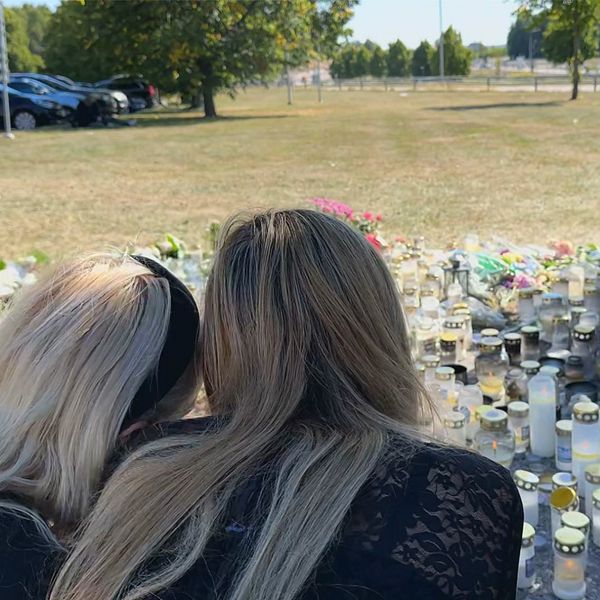 Kuvakollaasi, jossa yhdessä kuvassa kaksi tyttö katselee kynttilämerta ja toisessa lähikuva koulutuspäällikkö Eeva-Liisa Purolaisesta.
