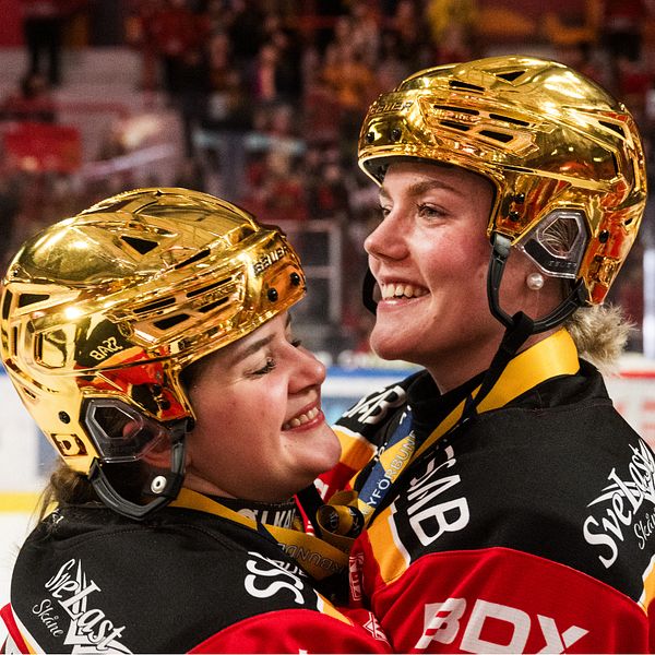 Ronja Savolainen och Jenni Hiirikoski.