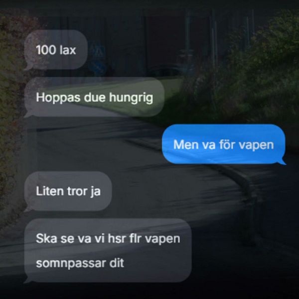 Delad bild som visar två sektioner. Den vänstra innehåller en skärmdump av en sms-konversation där användarna diskuterar val av vapen. Den högra visar Tony Quiroga, tf lokalpolisområdeschef i Karlskoga, som blir intervjuad framför polisens emblem.