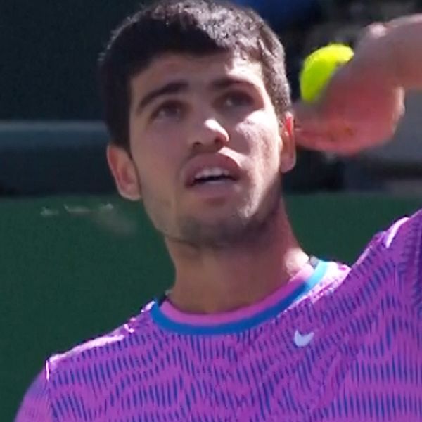 Carlos Alcaraz stucken av bin under ATP-turneringen Indian Wells