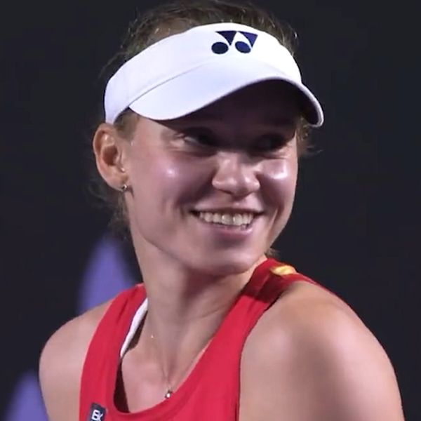 Tennis, WTA-finals. Matchen mellan Rybakina och Sabalenka fick brytas efter hårt väder i Cancun.