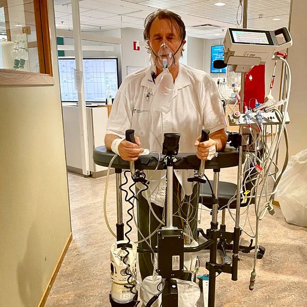 Håkan Svensson från Göteborg fick nya lungor förra året. Nu kan han träna på gym igen efter fem år som svårt lungsjuk.
