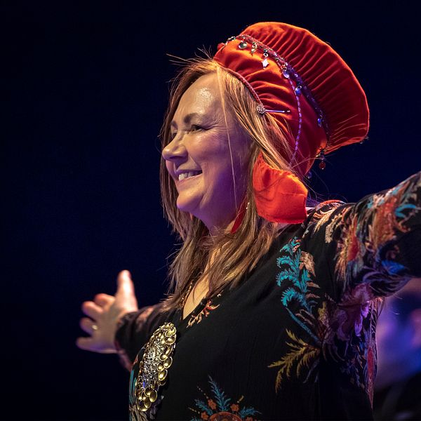 Mari Boine på Rockefeller-scenen i Oslo under nationaldagsfirandet 2019.