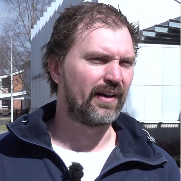 Bodenpolitikerna Tobias Sundberg, Moderaterna, till vänster och Vänsterpartisten Conny Sundqvist till höger i bild.