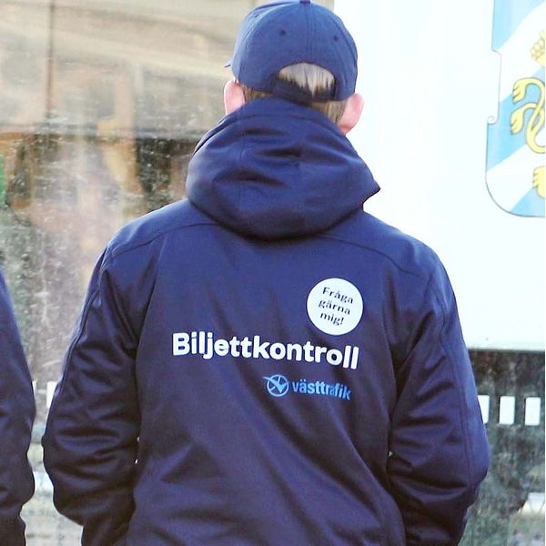 Biljettkontrollant i arbetskläder. Pierre Eklund på Transportarbetareförbundet.