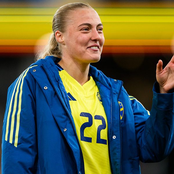 Elma Junttila Nelhage i landslagsdräkt samt Hanna Marklund i porträtt.