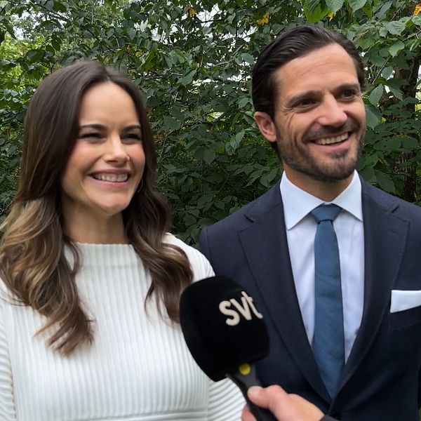Prinsessan Sofia och Prins Carl Philip testar hjullastare