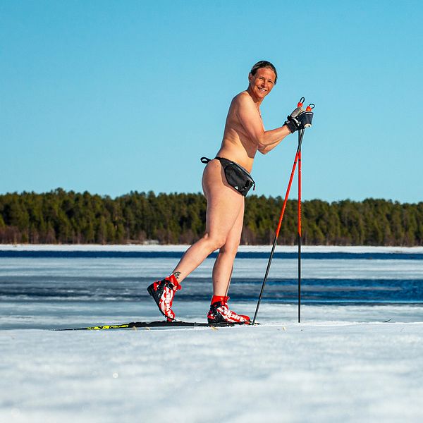 De två Arjeplogsborna som poserar nakna till årets Jutiskalender