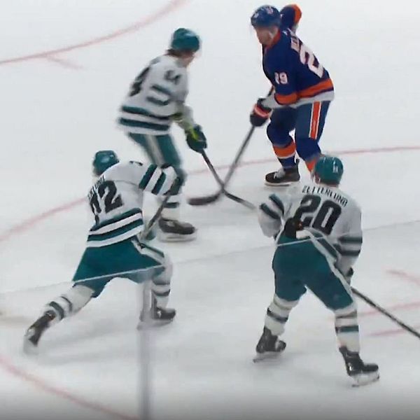 William Eklund avgjorde för San Jose Sharks,