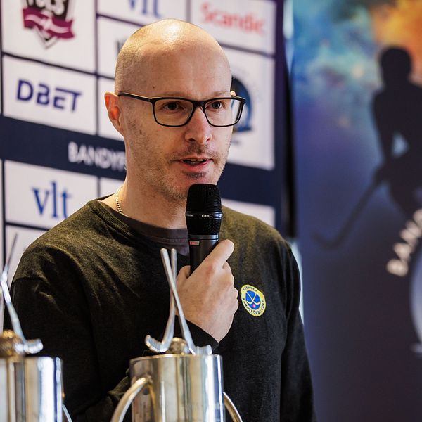 Pär Gustafsson i samband med bandyfinalerna i Västerås.