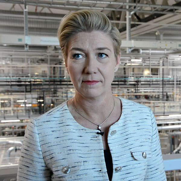 Jennie Cato, chef för Public Affairs på Scania, batterifabriken i Södertälje.