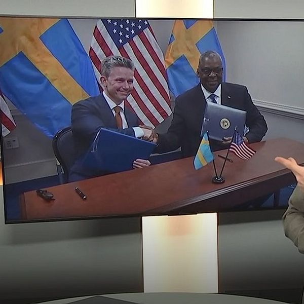 USAs och Sveriges försvarsministrar. Programledare.