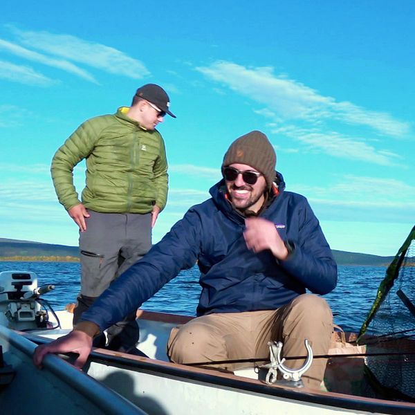 Tre fiskare ute på en av Kirunas 6 000 sjöar.